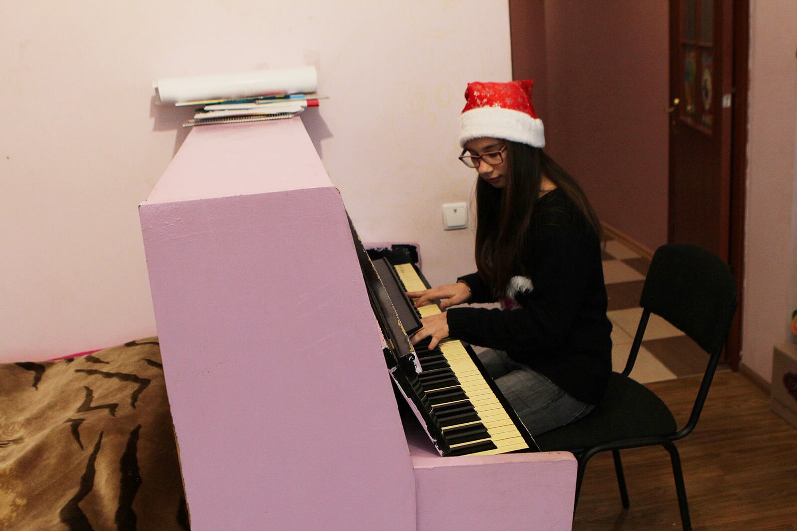 Illuminer Noël pour les enfants : l'équipe Redwerk a rendu visite à des enfants en familles d'accueil, photo 3