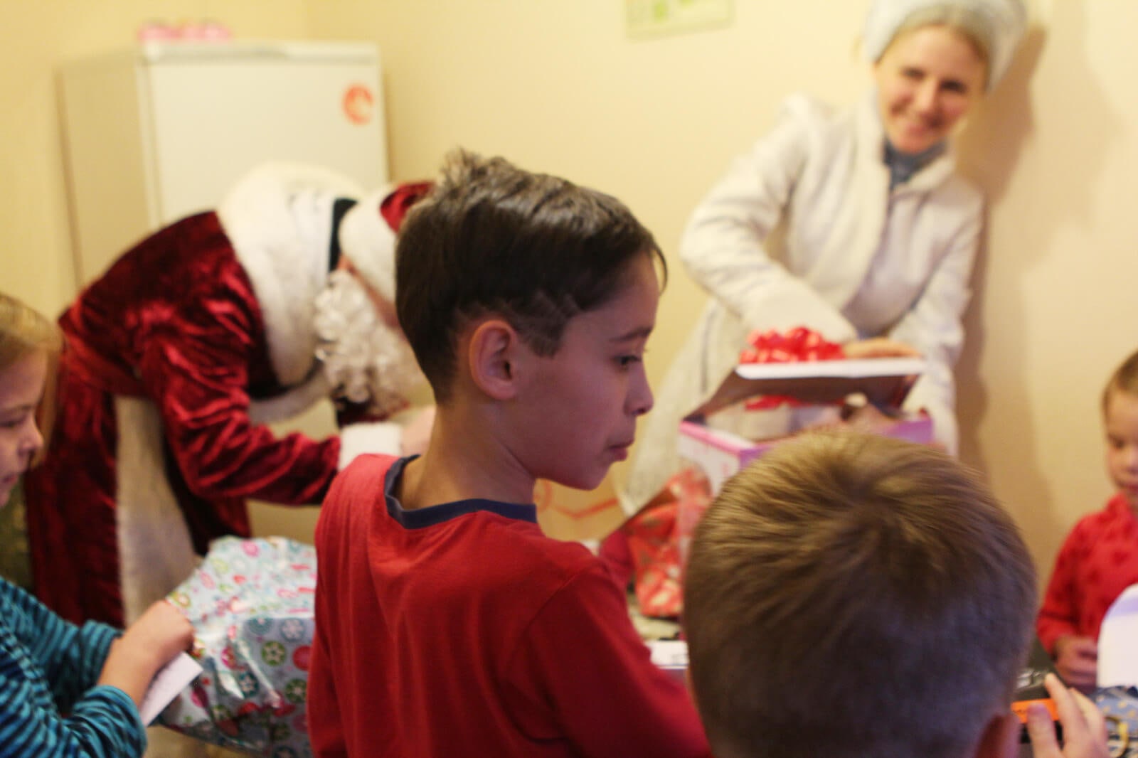 Illuminer Noël pour les enfants : l'équipe Redwerk a rendu visite à des enfants en familles d'accueil, photo 10