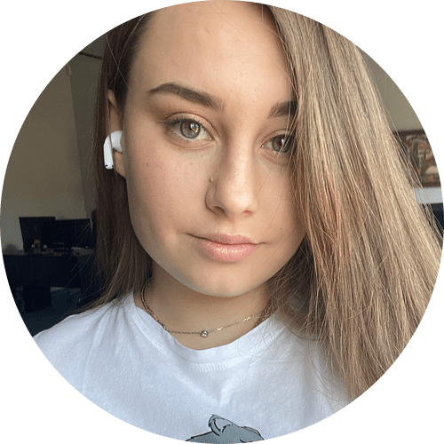 Iryna, Recruteuse IT