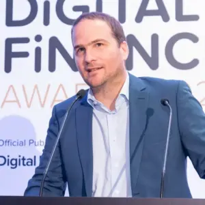 testimonial-portrait